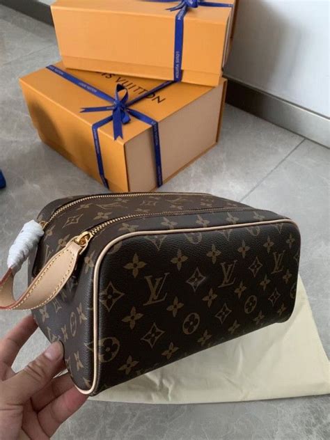 mens louis vuitton wash bag replica|louis vuitton dopp kit.